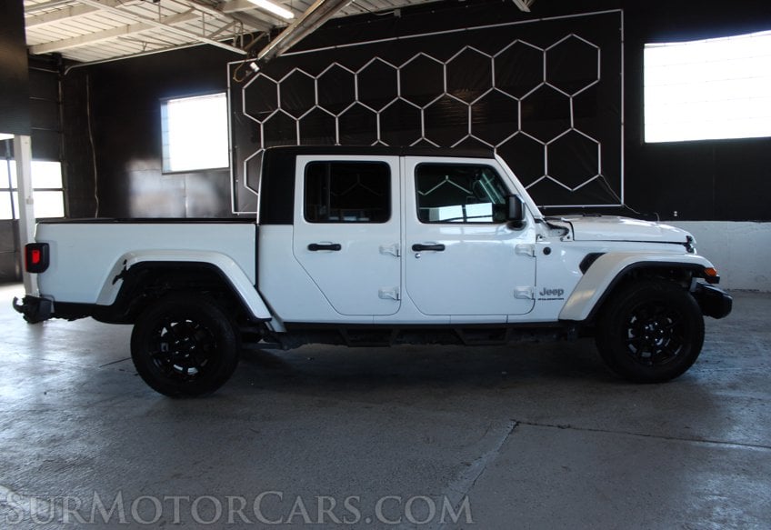 2023 Jeep Gladiator - Image 9
