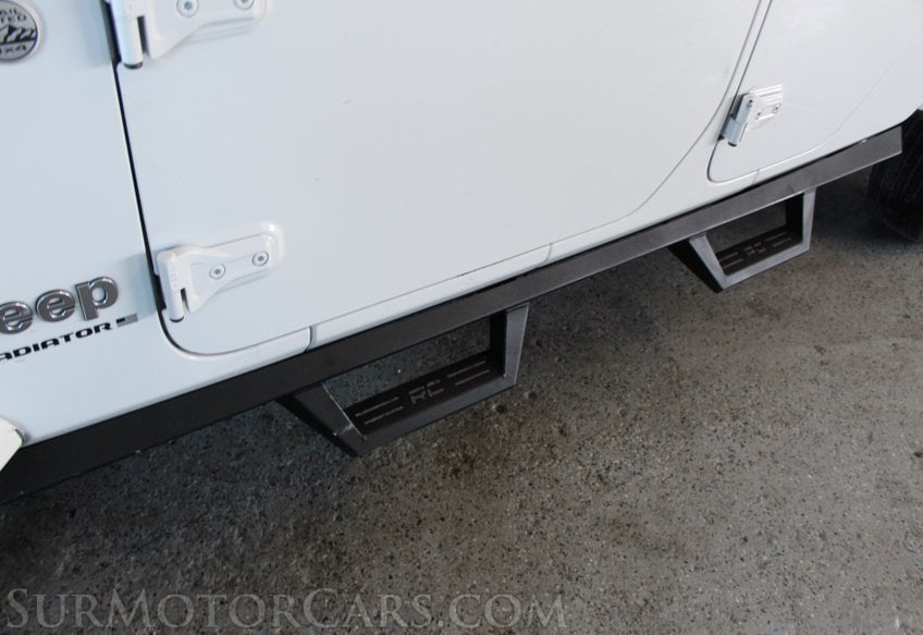 2023 Jeep Gladiator - Image 25