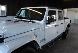 2023 Jeep Gladiator - Image 13