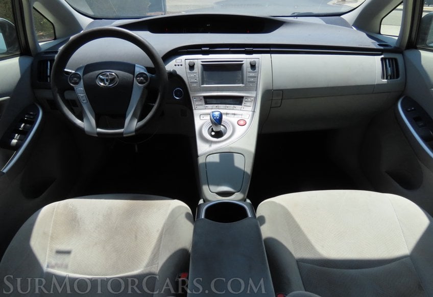 2014 Toyota Prius II - Image 20