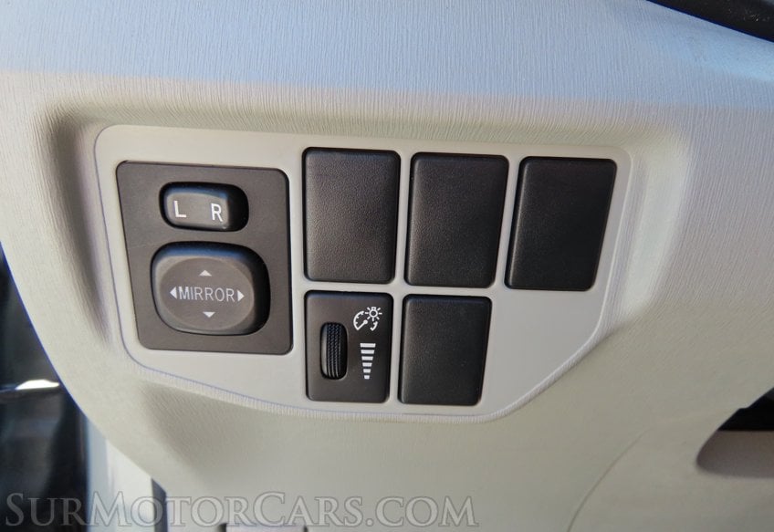 2014 Toyota Prius II - Image 41