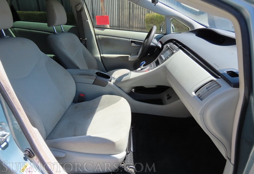 2014 Toyota Prius II - Image 18