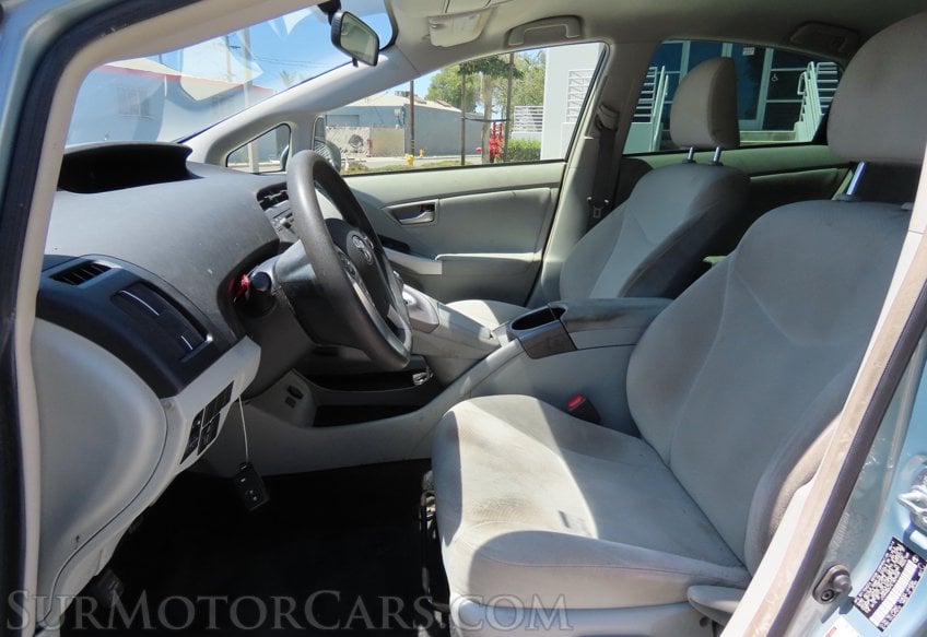 2014 Toyota Prius II - Image 24
