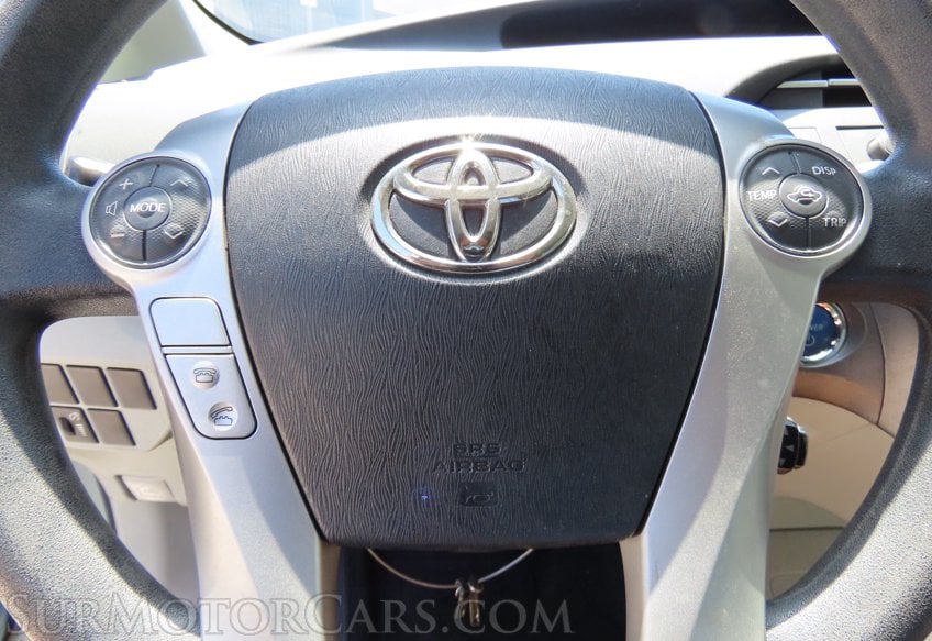 2014 Toyota Prius II - Image 32