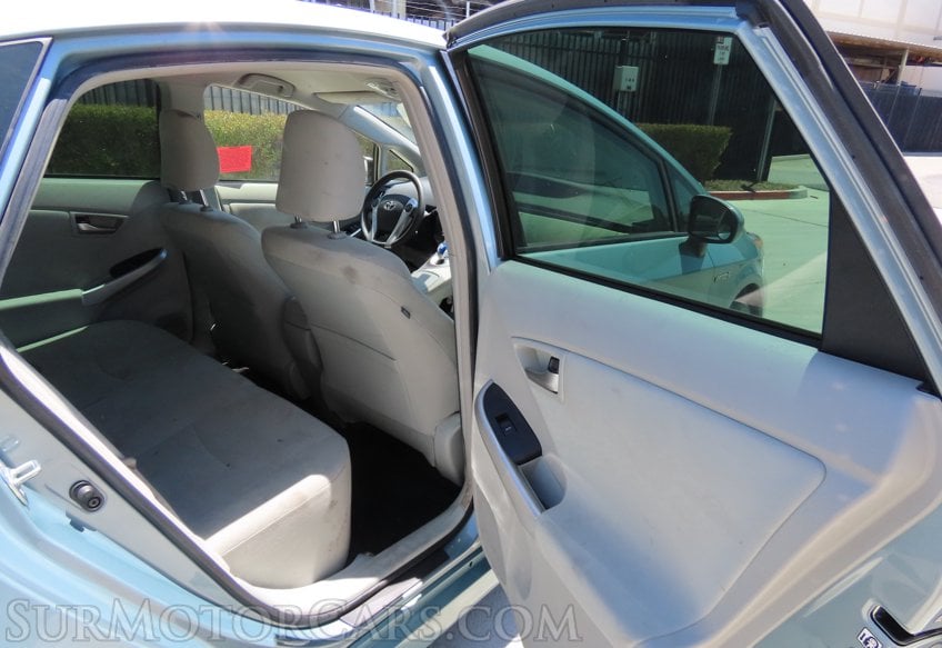 2014 Toyota Prius II - Image 27