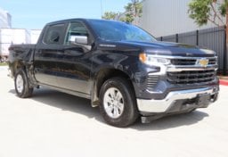 2023 Chevrolet Silverado 1500 LT - Image 3