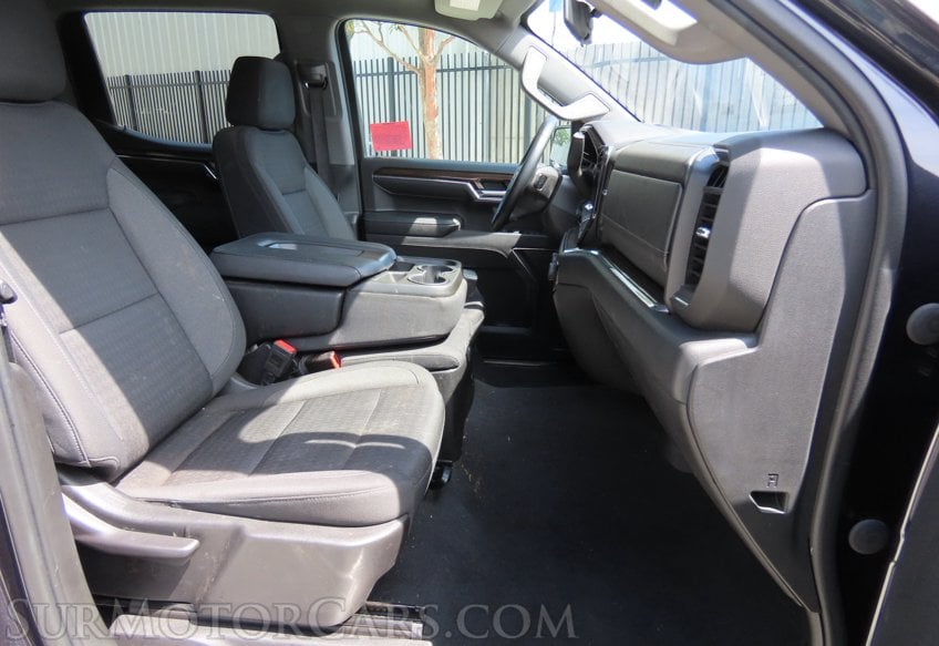 2023 Chevrolet Silverado 1500 LT - Image 30
