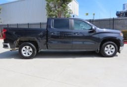 2023 Chevrolet Silverado 1500 LT - Image 5