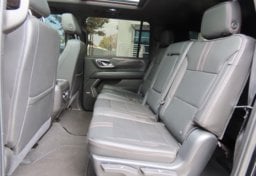 2021 Chevrolet Suburban RST - Image 29