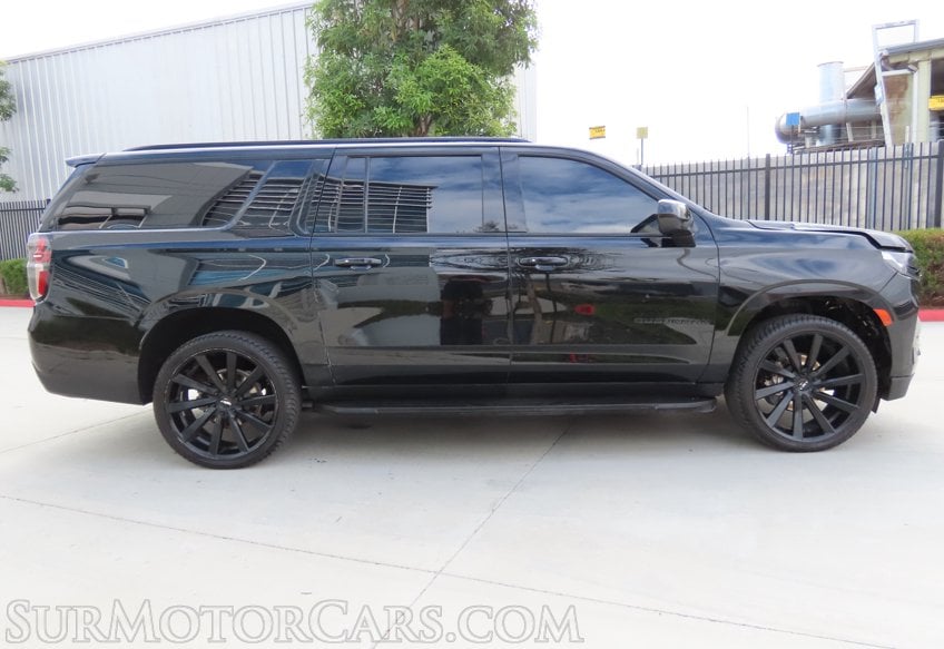 2021 Chevrolet Suburban RST - Image 6