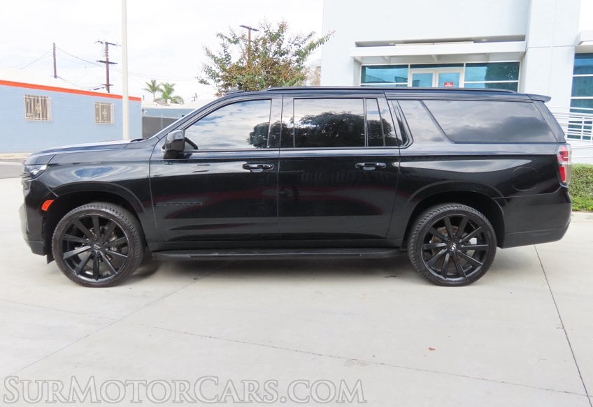 2021 Chevrolet Suburban RST - Image 5
