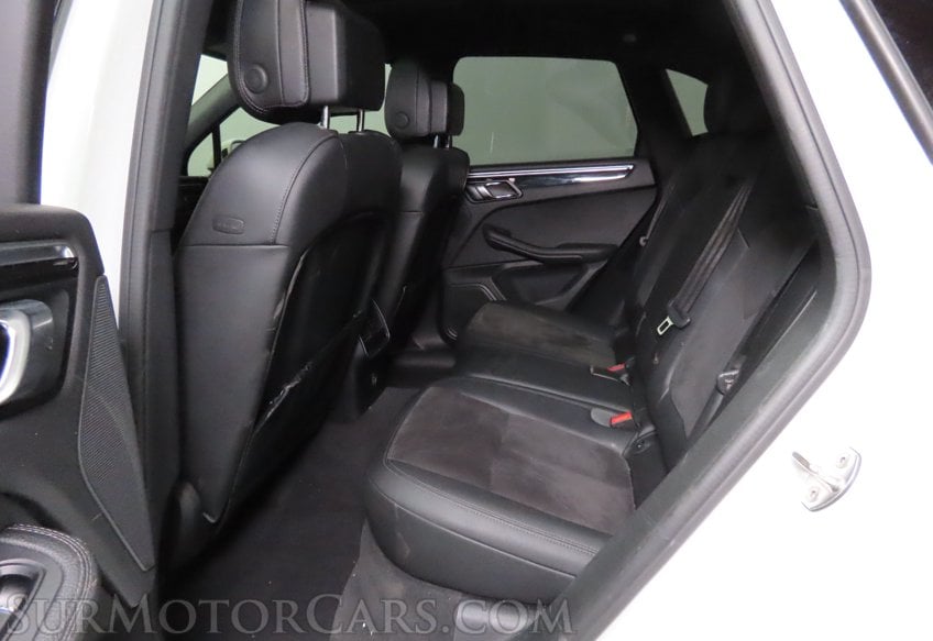 2019 Porsche Macan - Image 16