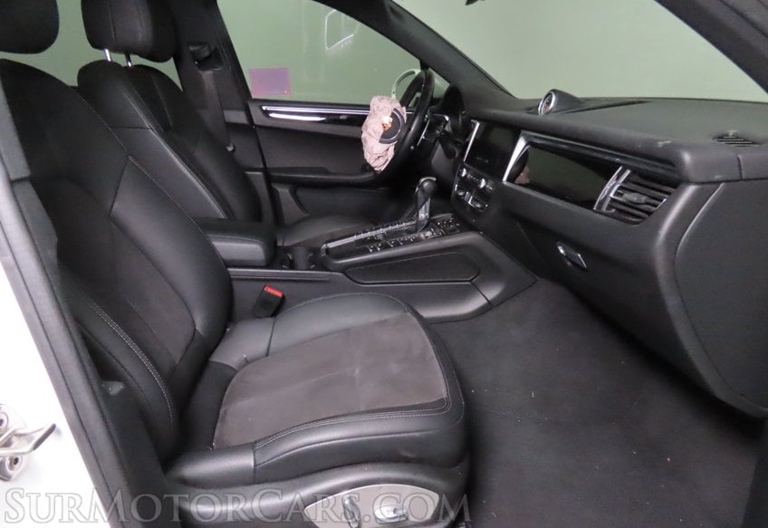2019 Porsche Macan - Image 44