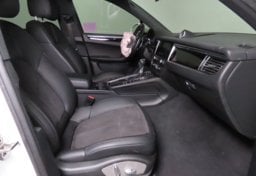 2019 Porsche Macan - Image 44