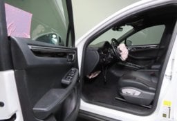 2019 Porsche Macan - Image 19