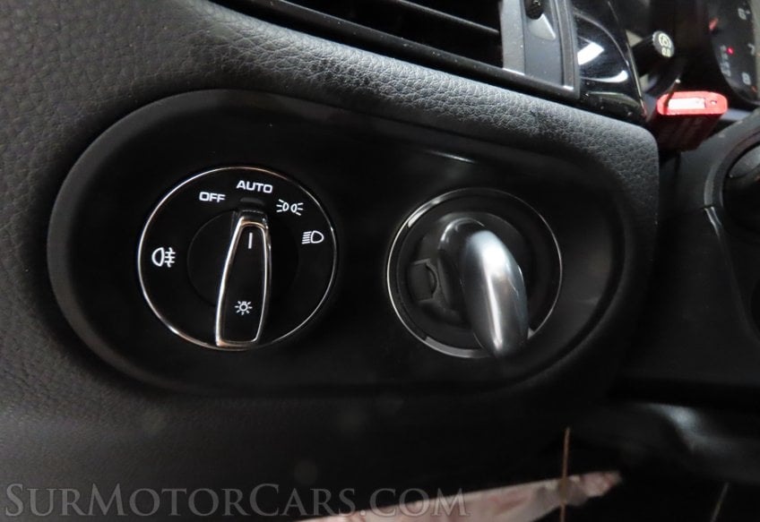 2019 Porsche Macan - Image 27