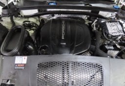 2019 Porsche Macan - Image 36