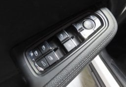 2019 Porsche Macan - Image 29