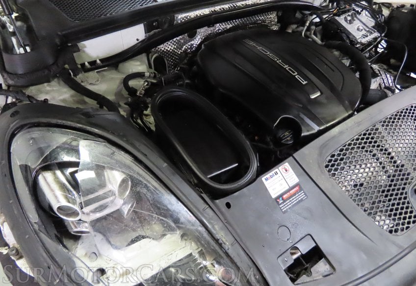 2019 Porsche Macan - Image 35