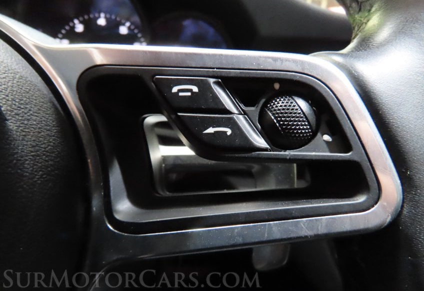 2019 Porsche Macan - Image 25