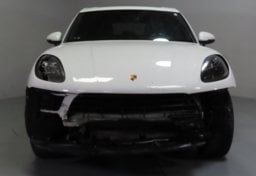 2019 Porsche Macan - Image 11