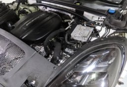 2019 Porsche Macan - Image 37