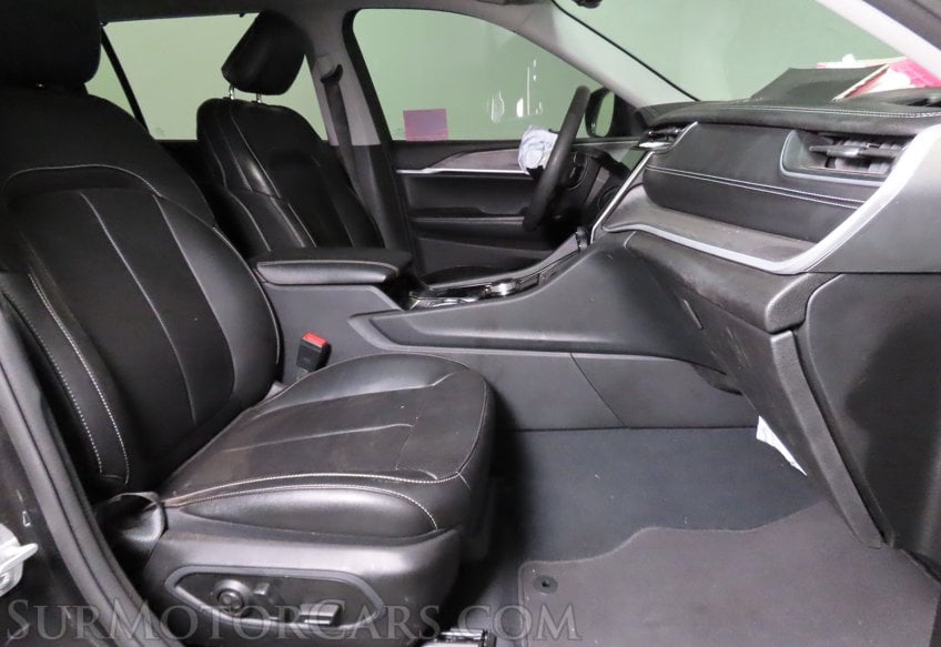 2023 Jeep Grand Cherokee Limited L - Image 30