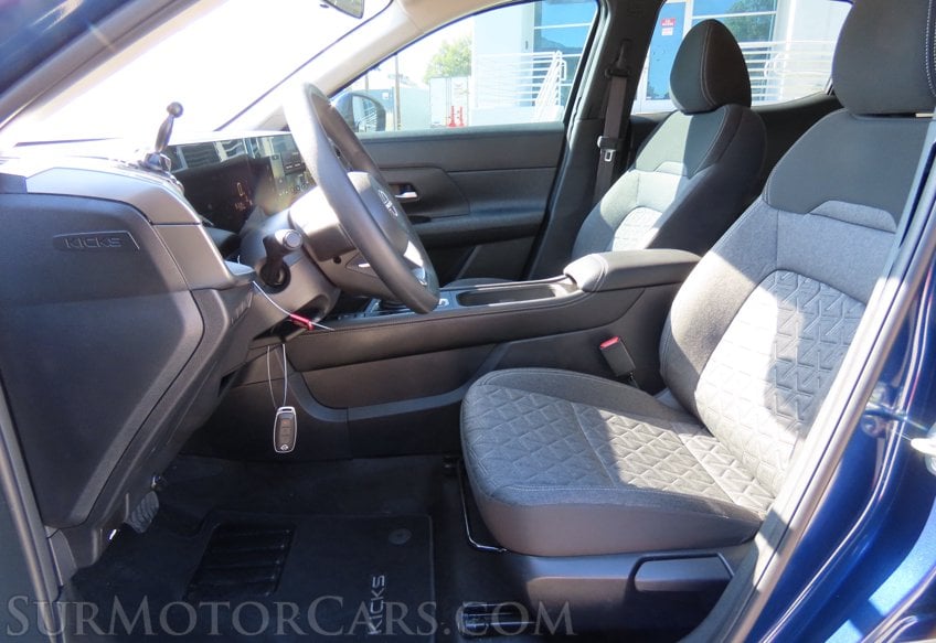 2025 Nissan Kicks SV AWD - Image 31