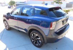 2025 Nissan Kicks SV AWD - Image 10