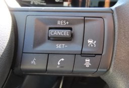 2025 Nissan Kicks SV AWD - Image 24