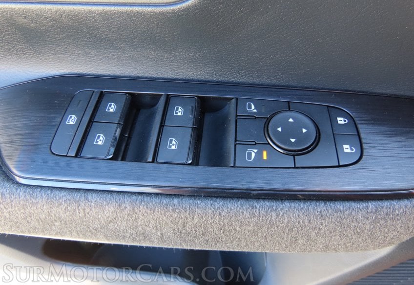 2025 Nissan Kicks SV AWD - Image 28