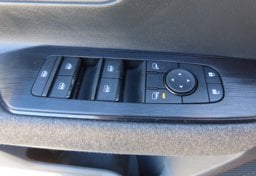 2025 Nissan Kicks SV AWD - Image 28