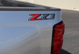 2018 Chevrolet Silverado 1500 4x4 LT - Image 25