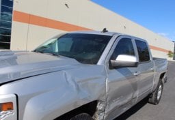 2018 Chevrolet Silverado 1500 4x4 LT - Image 13