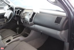 2009 Toyota Tacoma - Image 29