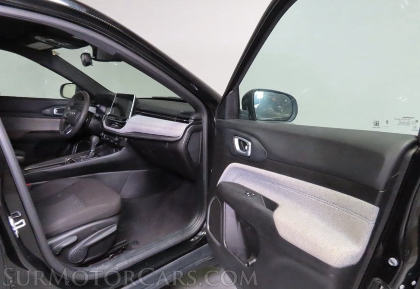 2025 Jeep Compass Sport - Image 30