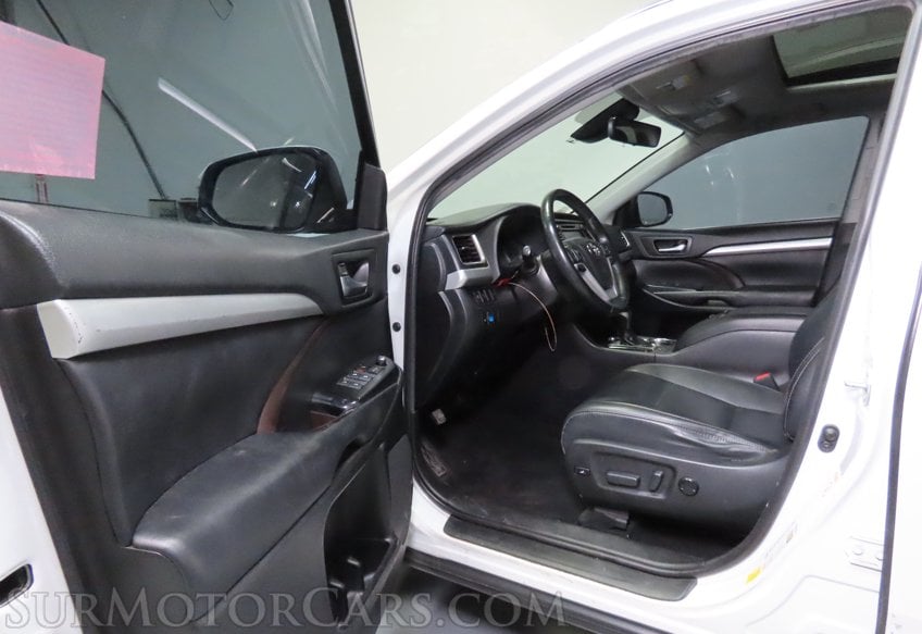 2019 Toyota Highlander XLE - Image 36