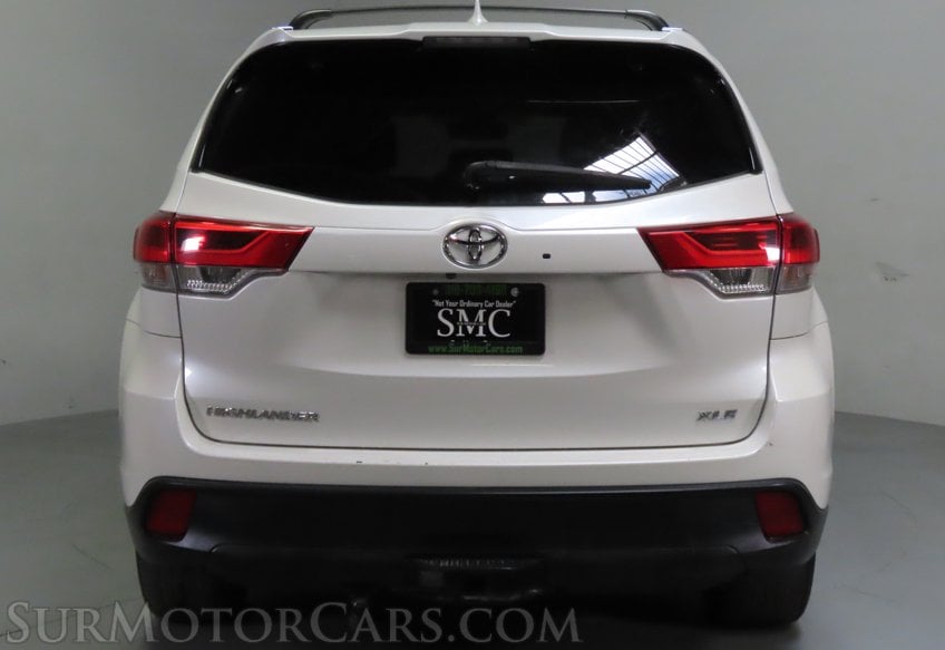 2019 Toyota Highlander XLE - Image 11