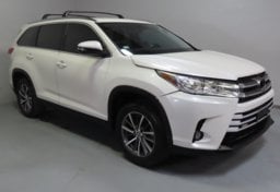 2019 Toyota Highlander XLE - Image 1