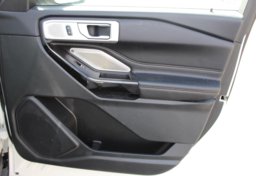 2022 Ford Explorer ST - Image 38