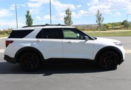 2022 Ford Explorer ST - Image 9