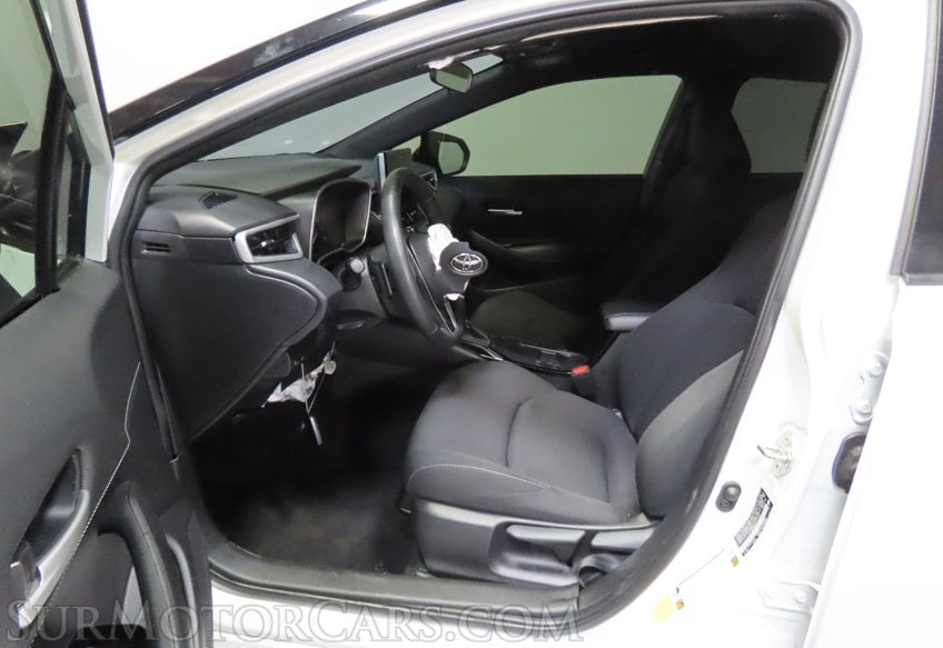 2025 Toyota Corolla Hatchback Nightshade - Image 29