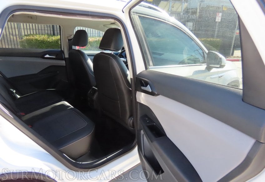 2023 Volkswagen Taos SE - Image 25