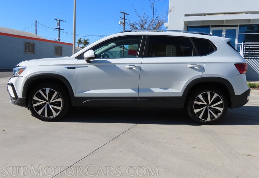 2023 Volkswagen Taos SE - Image 9