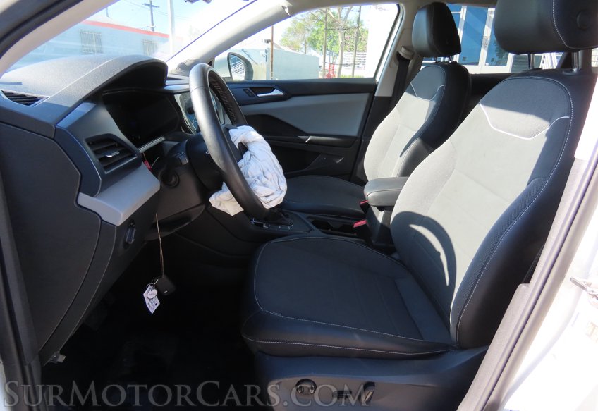 2023 Volkswagen Taos SE - Image 20