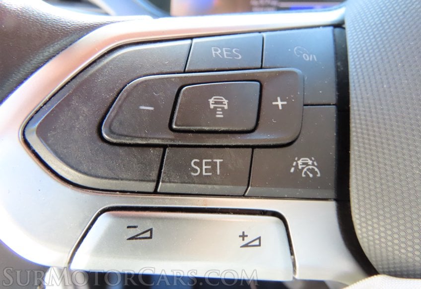 2023 Volkswagen Taos SE - Image 32