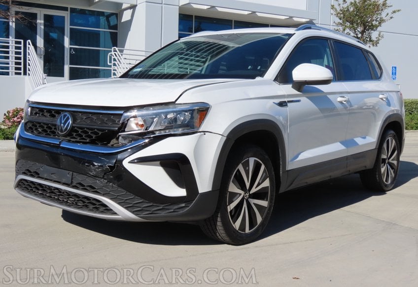 2023 Volkswagen Taos SE - Image 4