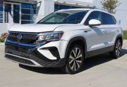 2023 Volkswagen Taos SE - Image 4