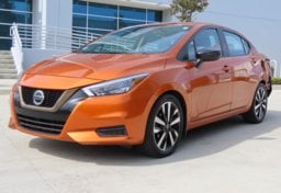 2022 Nissan Versa SR - Image 4