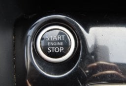 2022 Nissan Versa SR - Image 38